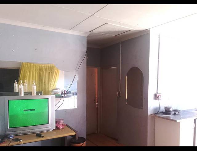 2 BEDROOM HOUSE FOR SALE IN THE HAGUE